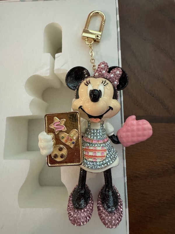 NEW DISNEY BAUBLEBAR MINNIE MOUSE-PINK/MULTI COOKIE BAKING BAG CHARM