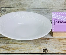 Livingquarters LIQ10 White Embossed Basketweave Lines 9" Round Serving Bowl