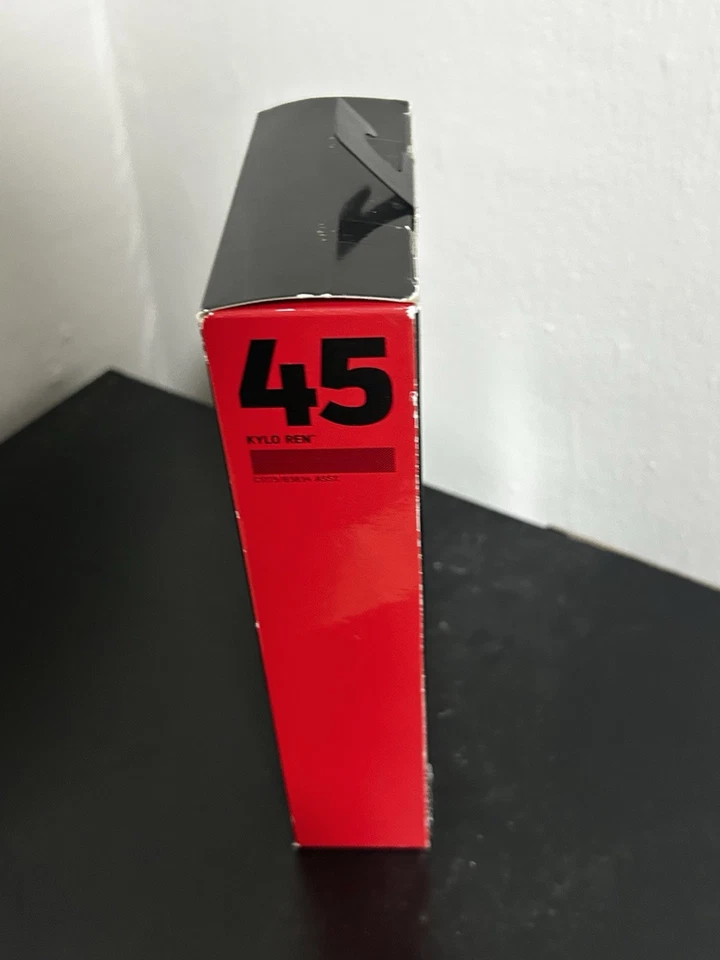 Hasbro Star Wars the Black Series Kylo Ren Unmasked 6-inch Action Figure 45 - Image 4 of 4