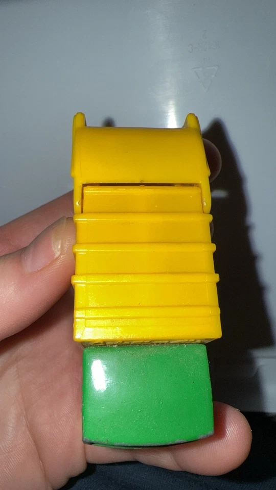 VINTAGE 1979 MATCHBOX SUPERFAST No. 36 REFUSE GARBAGE TRUCK MADE IN CHINA - Image 4 of 4