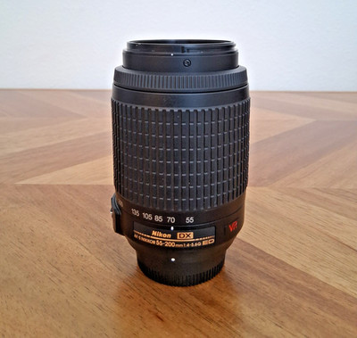 Nikon AF-S DX VR Zoom-Nikkor ED 55-200mm F4-5.6G VR Lens