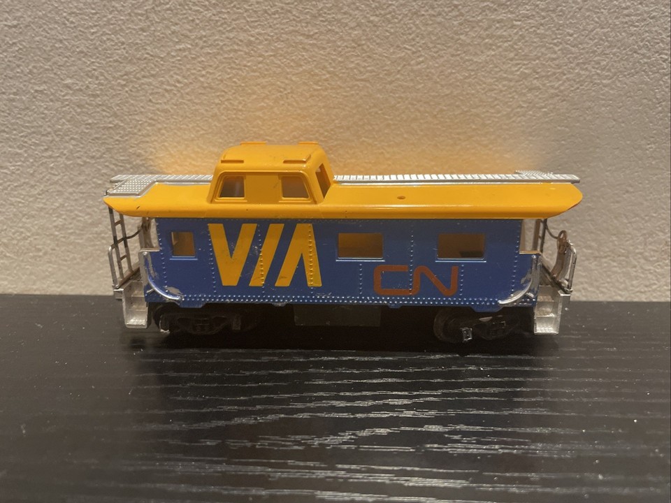 TYCO 34' END CABOOSE CAR VIA RAIL HO SCALE EXCELLENT | eBay