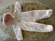 Nuevo con etiquetas Little Me Talla 6 a 9 M Rosa Acogedor Traje de Nieve para Bebé Bebé Una Pieza Con Capucha