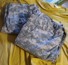 Lot 2 Mens rowning Real Tree Camo Cargo Cotton Pants Size Medium  Hunting