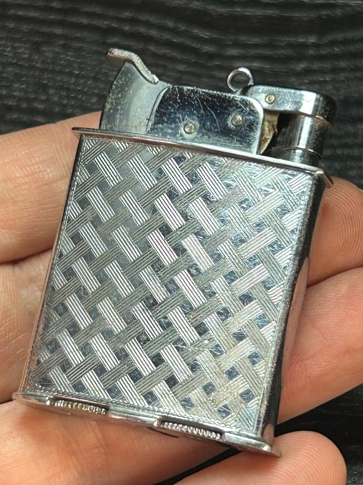 1930s EVANS TRIG-A-LITE CHROME LIGHTER Engraved Initials / Criss Cross Pattern