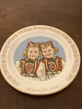 Hilsen fra Loen, Figgjo Flint plate, souvenir of Norway, young girls