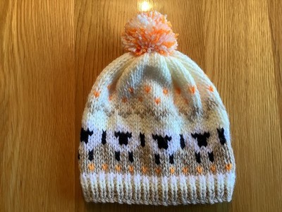 Handgestrickte Schaf Bommelmütze - beige, creme und orange - Kind/Jung Teenager