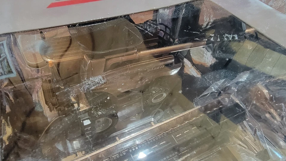 ERTL Case IH Authentics #2 6088 Combine 1/64 Scale 14772 GOLD - Image 3 of 4