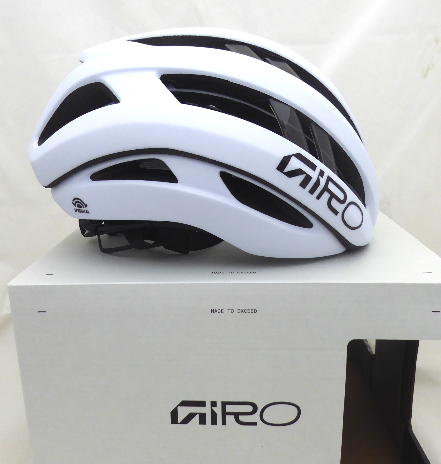 (New) Giro Aries Spherical MIPS Helmet, Matte White, Medium, 2026 (299.95 USD) (New) Giro Aries Spherical MIPS Helmet, Matte White, Medium, 2026 (299.95 USD)