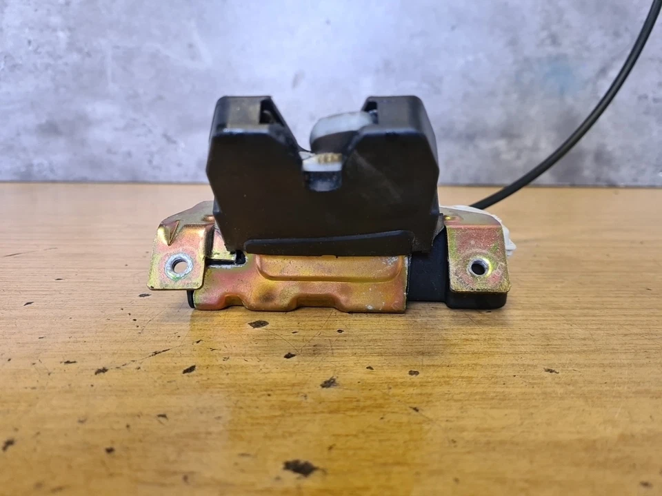 2005 VOLVO S60 MK1 TAILGATE BOOT LACK LATCH LOCK 8679694 - Image 4 of 4