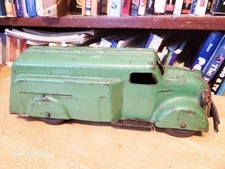 NICE VINTAGE 1930's WYANDOTTE GREEN PRESSED STEEL TANKER DELIVERY TRUCK