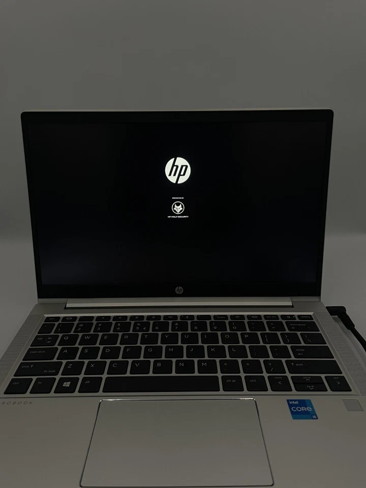 HP ProBook 430 G8 i5-1135G7 2,4GHZ 8GB RAM 256GB SSD Windows 11 + Adapter - Image 2 of 4