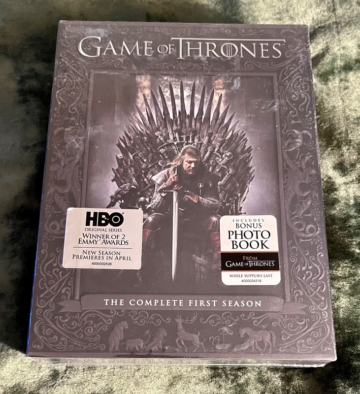 Game of Thrones: The Complete First Season + Bonus Photo Book - NEW - DVD, 2011