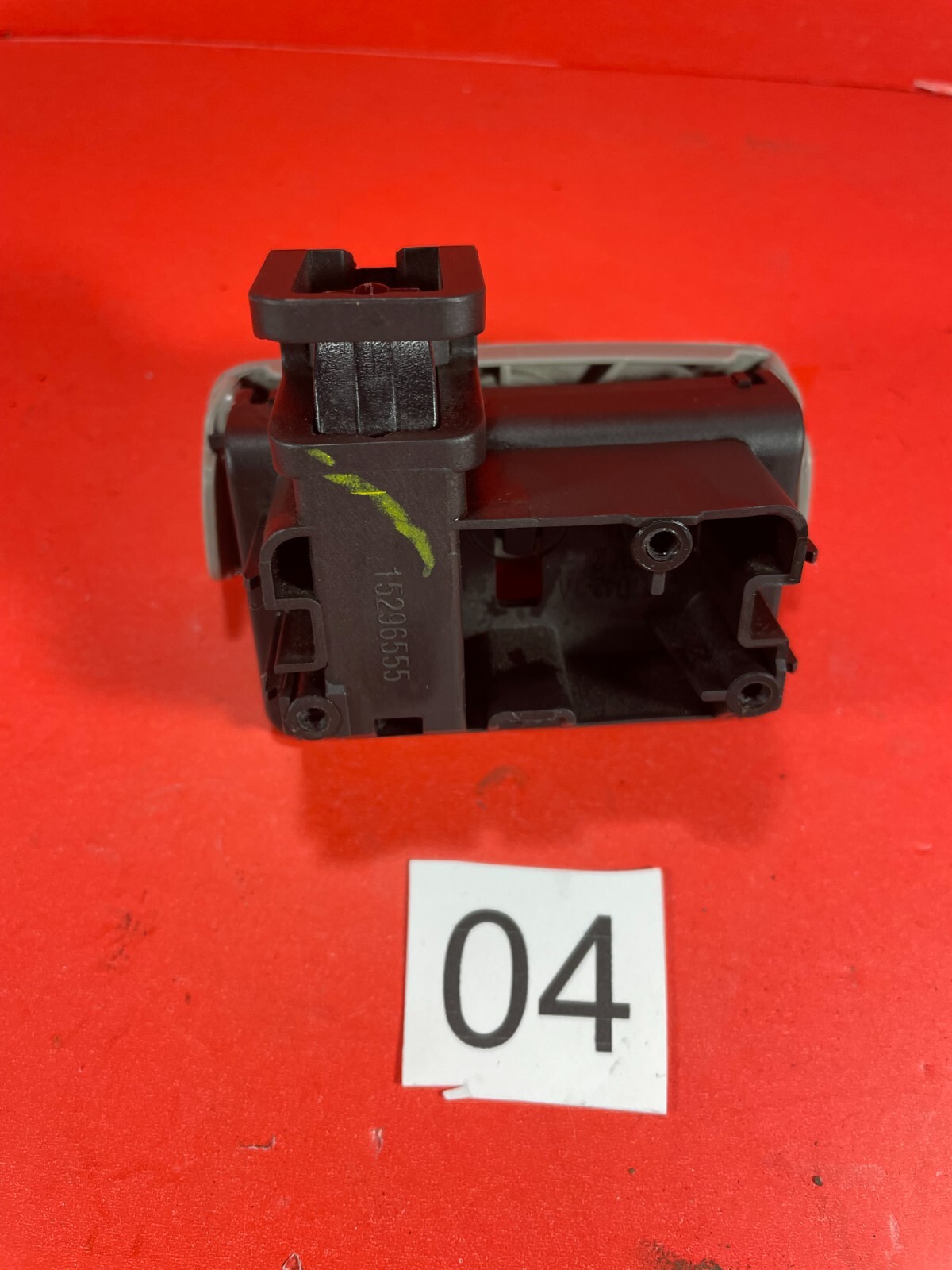 B4 0611 Buick Lucerne Glove Box Latch Lock Handle Grey no Key OEM eBay