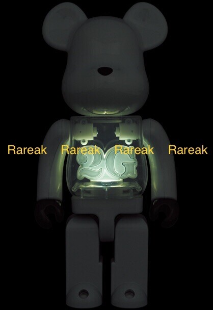 Medicom Bearbrck 2021 White Chrome 2G Light up 400% + 100 Medicom Bearbrck 2021 White Chrome 2G Light up 400% + 100