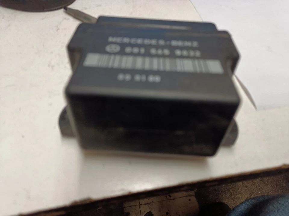 Mercedes Benz 300D 300SD 300CD 1983 relé de bujía incandescente 001 545 9832 fabricante de equipos originales usado Foto 4 de 4