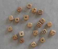 20x 14mm MISPRINT Wooden Dice (new, 14mm d6, wood)