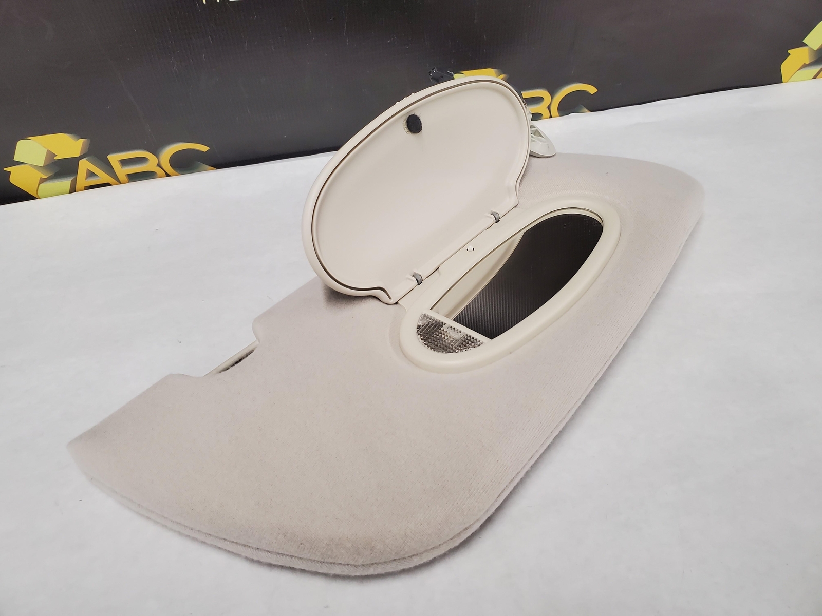 20062009 Chrysler PT Cruiser Left & Right Illuminated Sun Visor Set