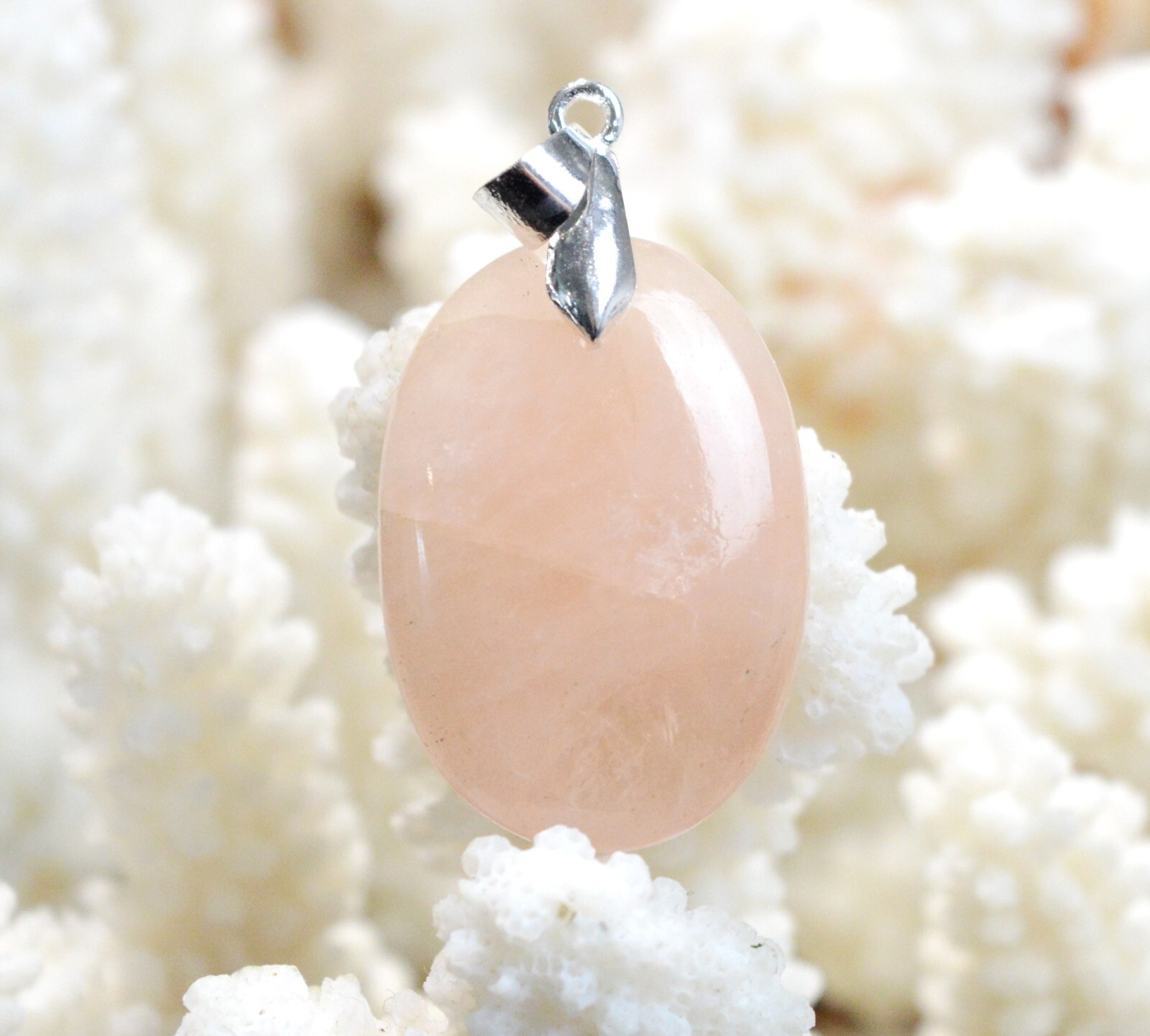 Morganite 38 carats pendentif cabochon pierre naturelle rose du Pakistan référence EI23