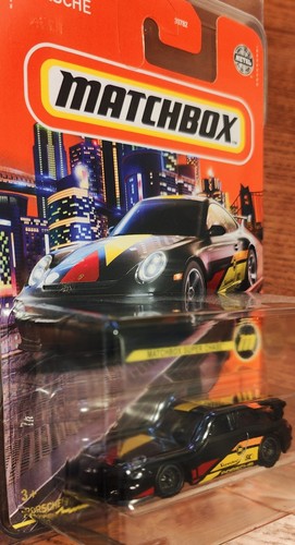 New! 2022 Matchbox Super Chase - Porsche 911 GT3 (BLACK) (With PROTECTOR) - Picture 4 of 7