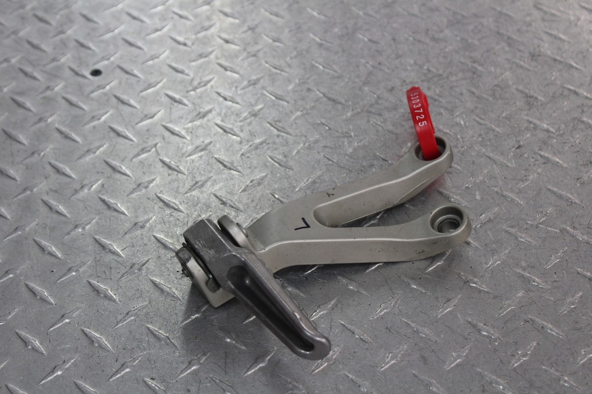 2001 KAWASAKI NINJA ZX9R ZX900F LEFT REAR BACK PASSENGER PEG 35063
