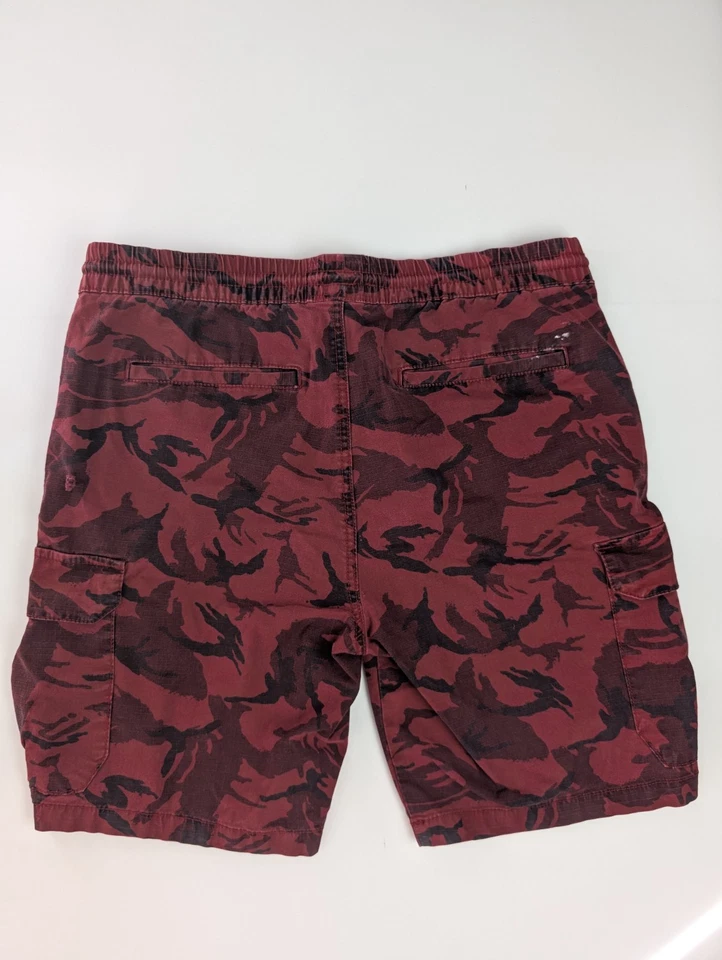 Шорты карго камуфляжные American Rag красные черные мужские размер M эластичные на талии шнурок - Изображение 4 из 4