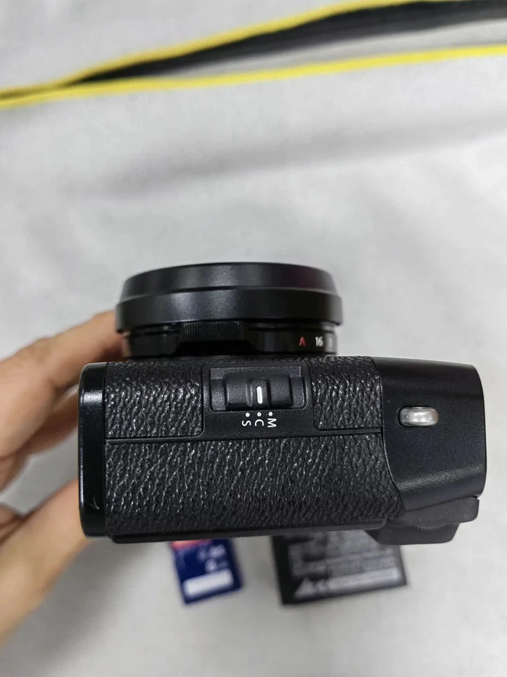 Fuji Fujifilm X100F 100 F Black 24.3MP Digital Camera English Language Excellent - Image 4 of 4