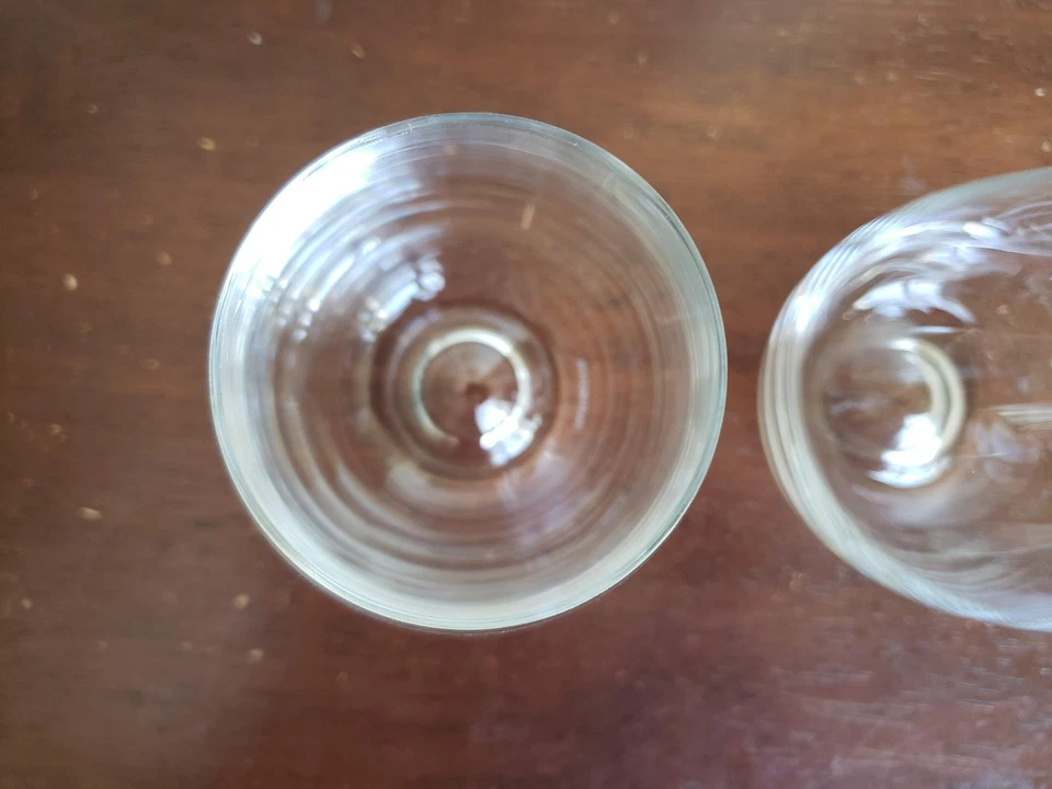 Juego de 2 copas de vino Dartington sin tallo de 4,5" con fondo de hoyuelos hechas en Reino Unido Foto 2 de 4