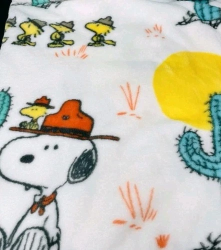 Peanuts Snoopy Beagle Scout/Woodstock Throw Blanket - Thumbnail 2