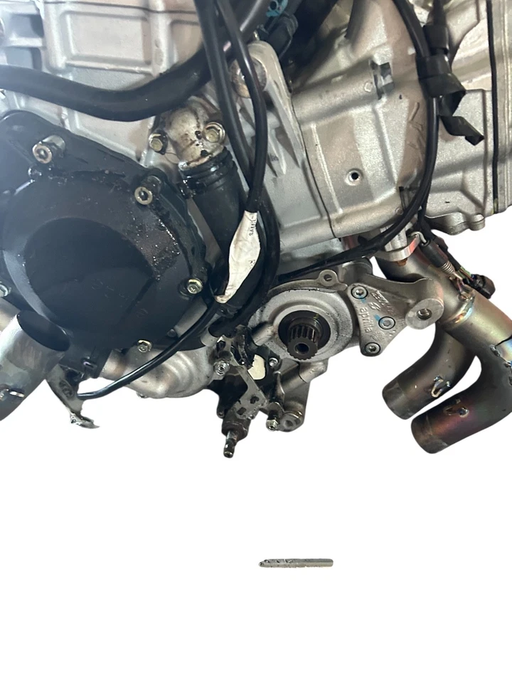 Motor ABS de fábrica 2024 Aprilia Tuono V4 1100 Foto 2 de 4