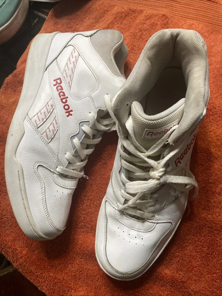 Reebok Royal BB4500 HI2 high-top sneaker in a white colorway with red accents. - Image 2 of 4