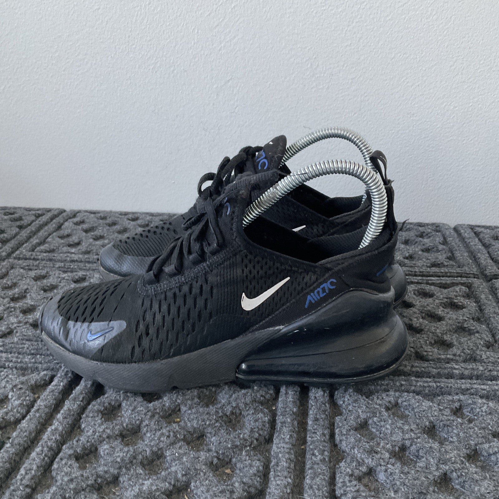SAOLA Nike Air Max 270 Nero Blu Scarpe da Corsa Atletica Sneakers Taglia Youth 4 BB