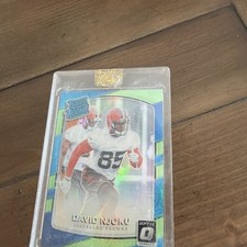 2017 Donruss Optic - Rated Rookie David Njoku #164 Red and Yellow Prizm (RC)