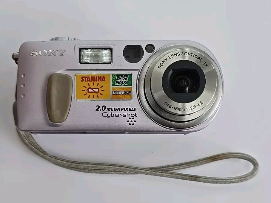 (^^)【ゆ8】SONY Cyber-shot DSC-P2 Sony Cyber-shot DSC-P2 7.2MP Digital Camera - Silver For Parts Not