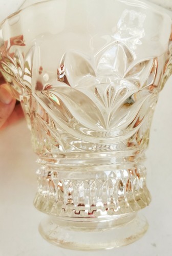 Vintage Depression Glass Clear Wide Top Vase, 14.5 cm Tall (b863) - Picture 3 of 6