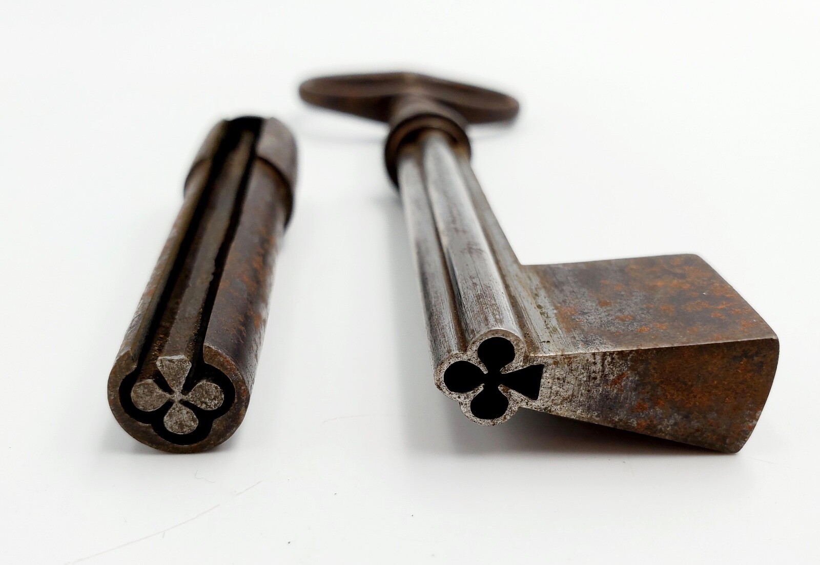 RARE Antique Sliding Sheath Clover Design Barrel Blank Door Skeleton Key 5-1/8