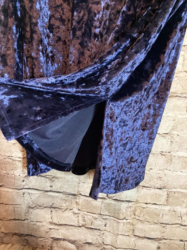 Top túnica elástica de terciopelo aplastado azul medianoche 2X marca Slinky para mujer Foto 2 de 4