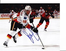 CALGARY FLAMES BLAKE COMEAU SIGNED STICK HANDLING 8X10