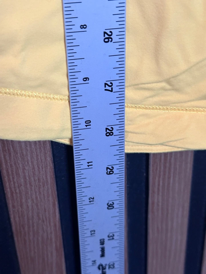 Jaqueta Lululemon 8/M feminina amarela corrida reflexo pulôver assimétrico zíper malha - Imagem 4 de 4