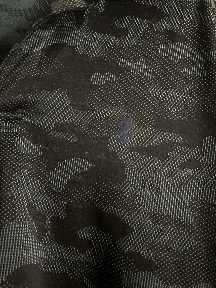 Camisa polo masculina IZOD desempenho grade de golfe manga curta elástica azul camuflagem grande - Imagem 4 de 4