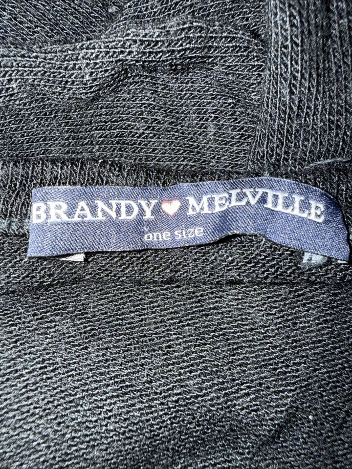 Top negro manga larga brandy Melville talla única mangas extra largas extra largas Foto 2 de 4