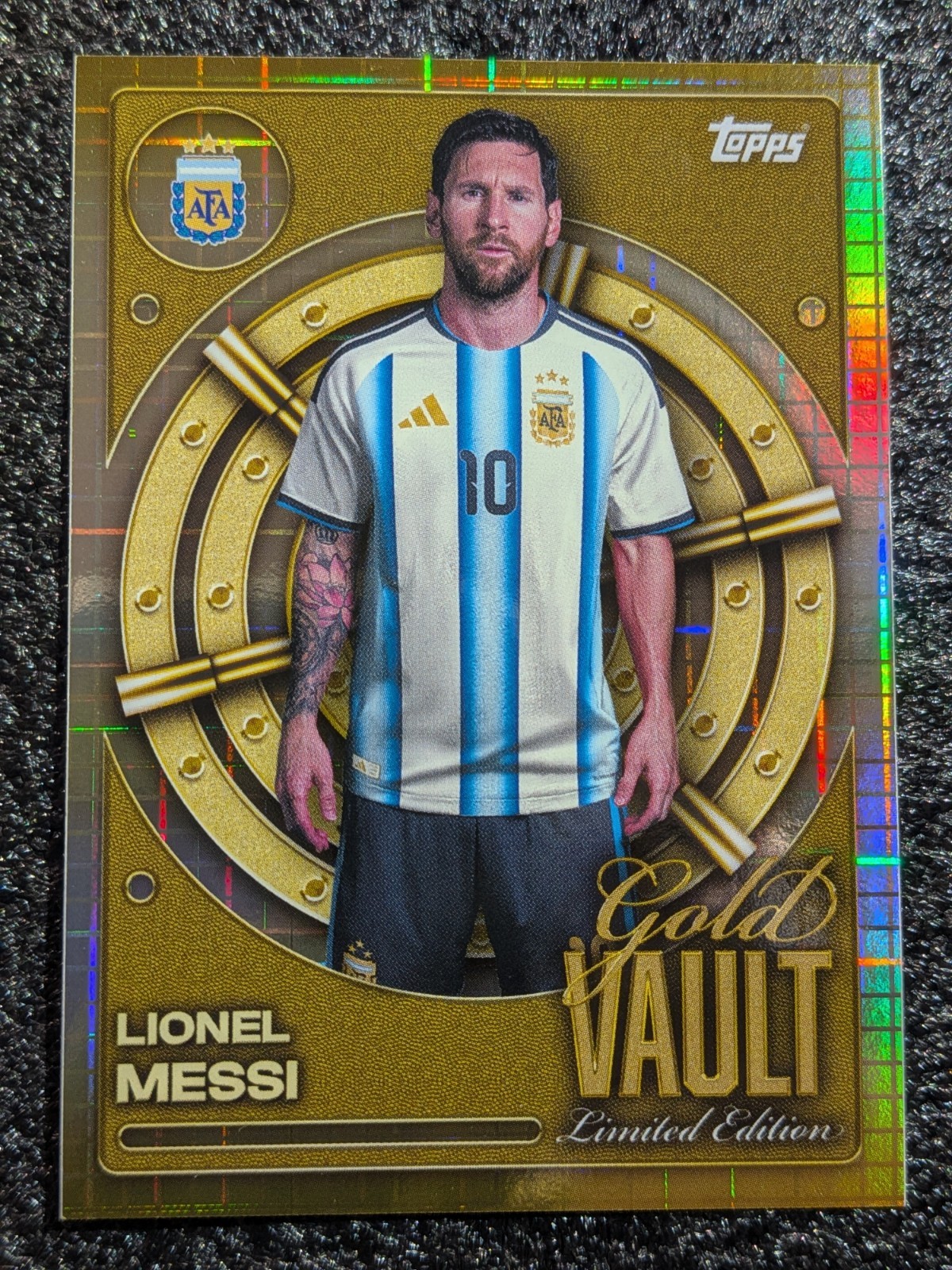 Lionel Messi 2025-26 Topps Argentina Team Set Gold Vault #GV-9