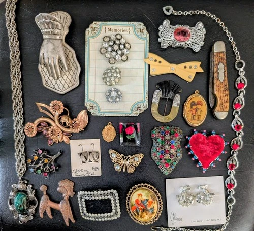 Antique Vintage Art Deco Estate Jewelry Stuff Lot Bakelite Buttons Pocket Knife