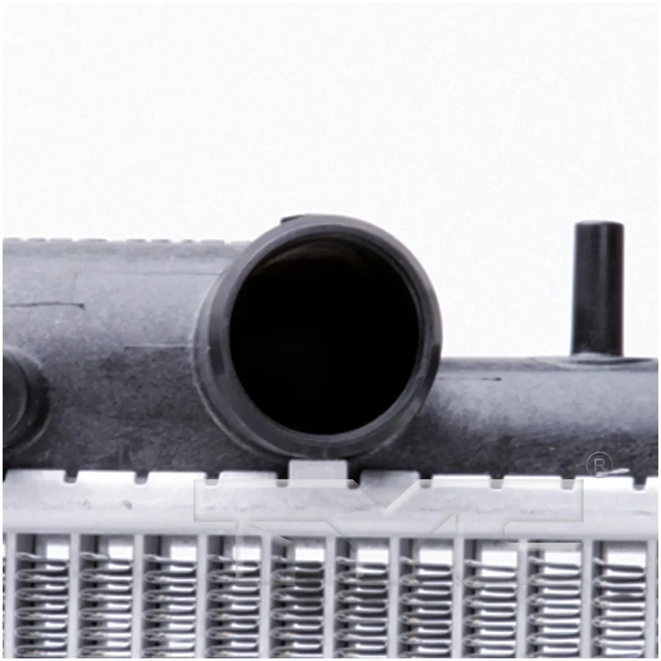 Радиатор в сборе TYC 2807 для Nissan Frontier Pathfinder Xterra 2005-2016 годов выпуска - Изображение 4 из 4