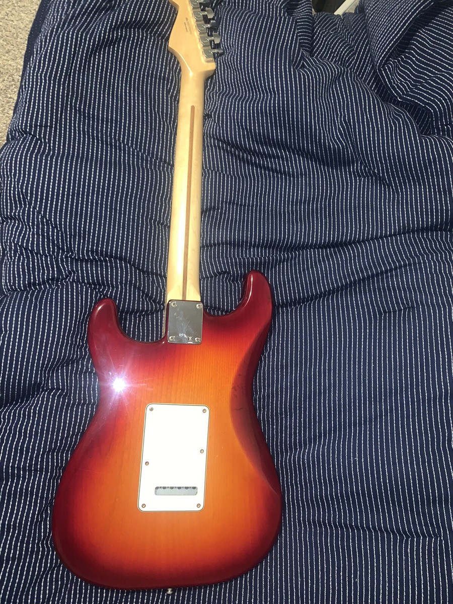 Fender Deluxe Stratocaster HSS Plus Top with iOS
