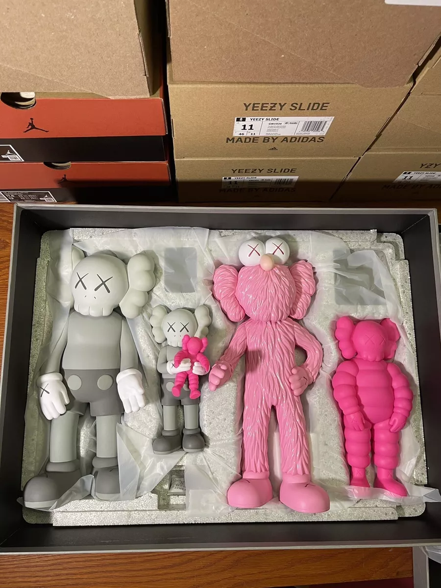 KAWS FAMILY GREY/PINK/FLUORO PINK - フィギュア