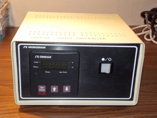 OMEGA MONOGRAM MCS-2110 RTD METER/TEMPERATURE CONTROLLER