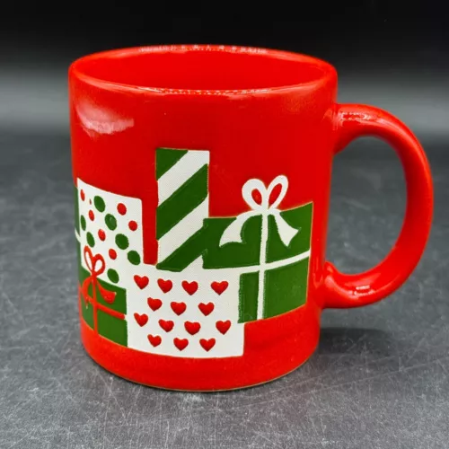 Waechtersbach CHRISTMAS TREE Coffee Mug Large Presents 3 7/8" Red Germany Excel.