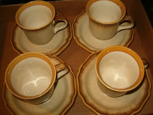 Vintage MIKASA Stoneware Whole Wheat 4 Cups & 4 Saucers E8000 Discontinued 