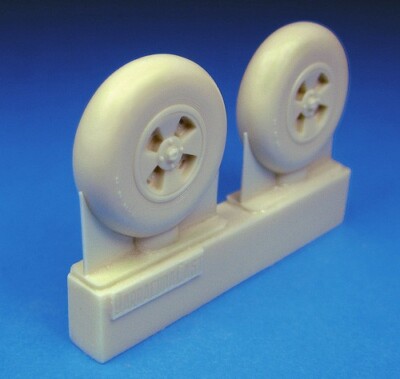 Barracuda Studios (BR-48403) 1:48 Hawker Tempest Late Main Wheels Smooth